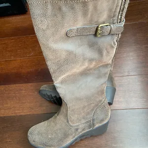 Hokus Pocus boots in excellent condition preowned size 10 thumbnail 3