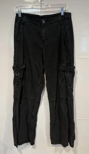 American Eagle Outfitters Black Cargo high waisted baggy wide leg pants‎ thumbnail 1