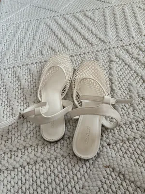 Old navy flats  thumbnail 2