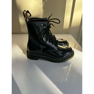 Dr. Martens 1460 8 Eye Patent Leather Boots Black Womens US Size 5 thumbnail 5