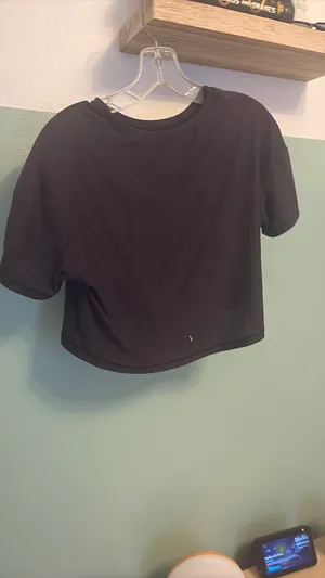 Black Cropped Old Navy Tee thumbnail 3