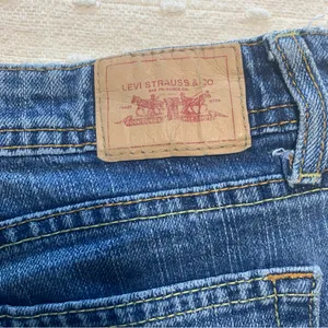 Levis Super Low Boot Cut 518 Jeans Shorts Size‎ 7M thumbnail 4