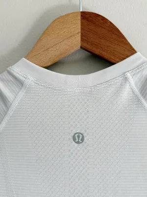 Lululemon Swiftly Tech Short Sleeve Shirt size 4 thumbnail 6