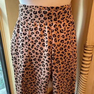 Old Navy leopard print leggings thumbnail 2