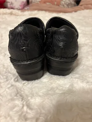 O.C. Black Tooled Floral Leather Clogs Shoes 6.5 thumbnail 3