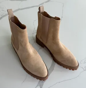 Quince Suede Chelsea Boot NEW no Box Size 7 thumbnail 1