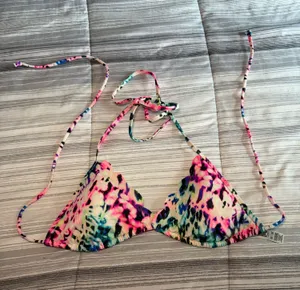 Bikini top thumbnail 1