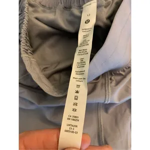 Lululemon Hotty Hot Short II *2.5" W7AUSR gray women's size 12 NEW WITH TAGS thumbnail 6