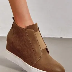 New With Tag Ankle Booties Size 6.5 Tan thumbnail 4
