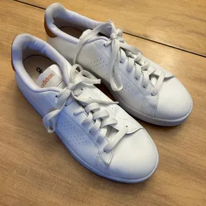 Adidas Advantage White Sneakers Copper Metallic Size 8 GW4845 Cloudfoam thumbnail 2