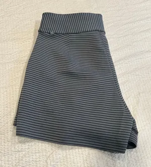 Lululemon Shaped Shorts size 8 women 3” inseam thumbnail 1