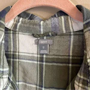 ✨ Aerie Women’s Green Plaid Button Down Shirt XS‎ thumbnail 3
