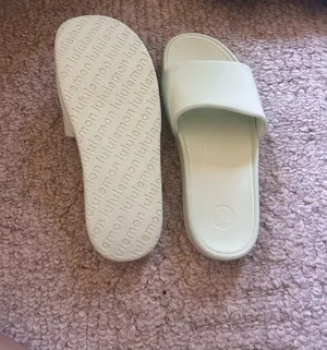 Lululemon Light Green Slides thumbnail 4