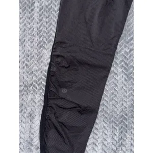 Lululemon Women's Beyond The Studio Joggers Black Pull On Size 0 thumbnail 6