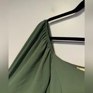 Green tiered altard state christmas puff sleeve dress thumbnail 3
