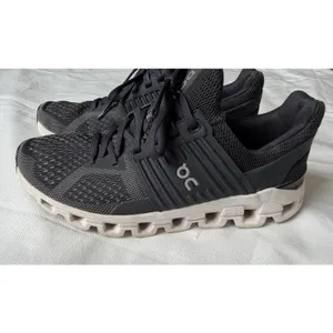 On Cloud Women's Black Gray White Mesh Running Athletic Gym Shoes Sneakers Sz‎ 7 thumbnail 2
