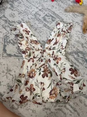 Lulus Floral Print Flowy Romper V-Neck Tie Waist Size L thumbnail 2
