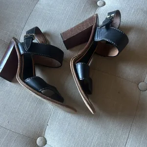 Prada Leather Slingback Sandals in Nero Size 39 thumbnail 6