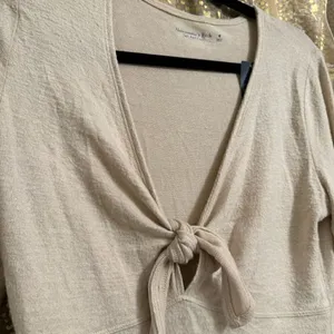 Abercrombie & Fitch Soft Cozy Tie Front Cream Long Sleeve Bodysuit M NWT thumbnail 4