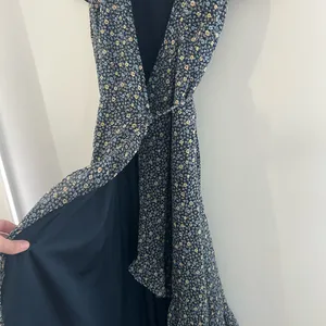 Abercrombie & Fitch Navy Floral wrap Dress with ties. Size XS. thumbnail 5