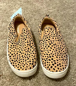 Cat and Jack slip on New leopard print slip in skater shoes size 6 thumbnail 1
