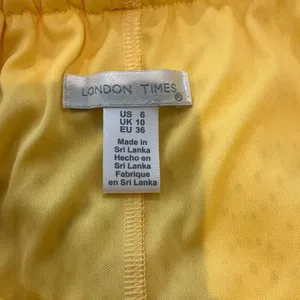 Yellow Eyelet Off The Shoulder‎ Ruffle Cottagecore Derby Shift Dress Size 6 thumbnail 2