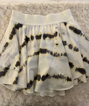 Lululemon Skirt thumbnail 1