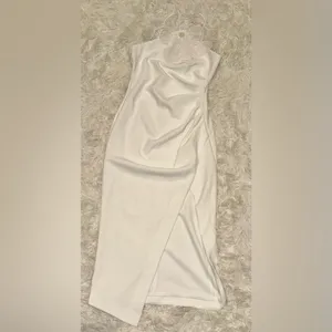 NEW Elliatt Janelle 3d Flower white halter Midi Dress sz XXS thumbnail 6