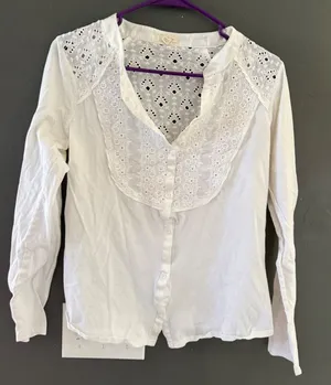 Tiny Anthropologie White Eyelet Lace Button Front Long Sleeve Blouse Top Medium thumbnail 1
