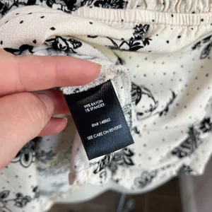 Torrid Peasant‎ Blouse Size 2 Smocked Waist Long Sleeve Floral Black White thumbnail 9