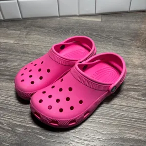 Crocs Classic Clogs Pink‎ Slip On Casual Comfort ShoesSize J5/W7/M5 thumbnail 9