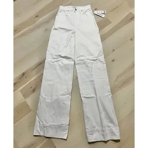 Juicy Couture NWT Women Size 24 White Denim Wide Leg Cuff High Rise Flare Jeans thumbnail 4
