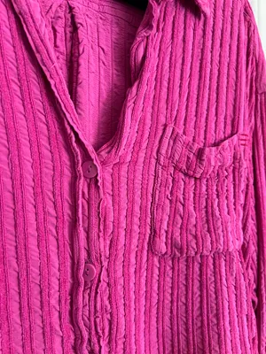 BDG Pink Cropped Button-Up Shirt thumbnail 2