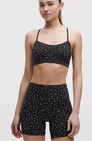 Lululemon Limited Edition No Line High Rise Align Scatter Heart Shorts size 6 thumbnail 1
