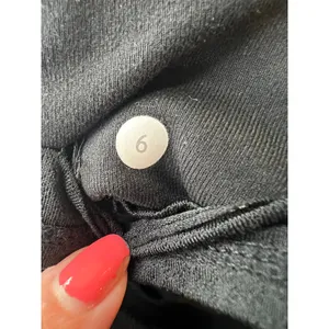 Lululemon black basic cropped leggings pants athleisure gym neutral chic size 6 thumbnail 9