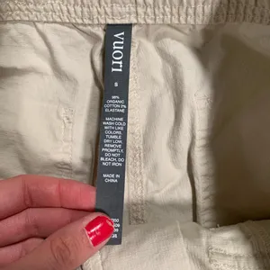 Vuori Women's tan Cargo Shorts thumbnail 4