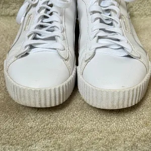 PUMA Women's Carina Low Top Athletic Trainers Sneaker‎ White Size 8.5” thumbnail 3