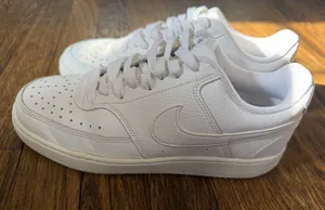 Nike Court Vision Low Triple White Women's Size 8.5 CD5434-100 thumbnail 1