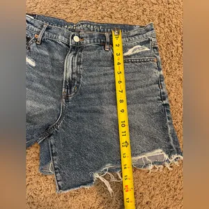 American Eagle Distressed Perfect Short size 14. thumbnail 7