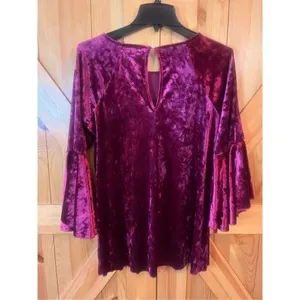 CUPIO velvet Women's bell sleeve key hole back top Size Small (3813) thumbnail 4
