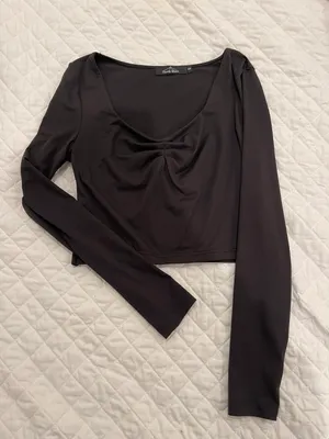 Trendy Queen Long Sleeved Crop Top thumbnail 2
