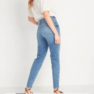 Old Navy High-Waisted O.G. Straight‎ Medium-Wash Extra Stretch Jeans thumbnail 3