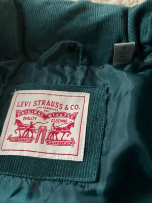 Levi’s Corduroy Puffer Jacket thumbnail 3