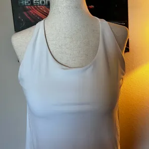 Womens sz8 Lululemon Hit It Tank Built in Sports Bra No Padding thumbnail 5