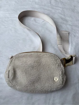 Lululemon Everywhere Belt Bag 1L Fleece thumbnail 2