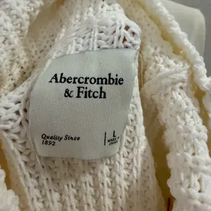 Abercrombie & Fitch Cream Cowl Neck Chenille Sweater size Large thumbnail 4