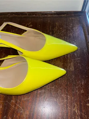 Steve Madden Bright Yellow Patent Pointed Slingback Pumps - Size 10M thumbnail 7