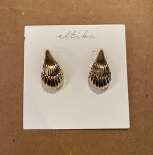 NWT  Gold Seashell Earrings thumbnail 1