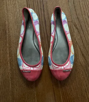 Coach Y2k Monogram rainbow Logo Pink Patent Leather Cecil Ballet Flats Size 7.5 thumbnail 3