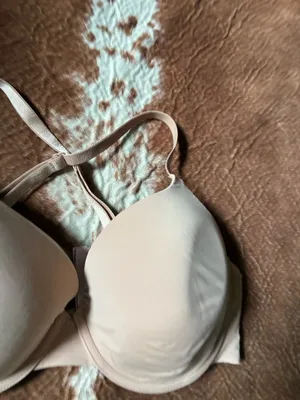 Victoria's Secret T-shirt lightly lined full coverage bra size 38C No flaws thumbnail 2